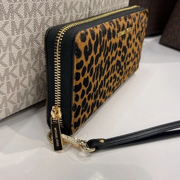 MICHAEL KORS
Leather Lg Continental Wristlet Phone Wallet Exotic Print Hair Calf - Picture 11 of 16